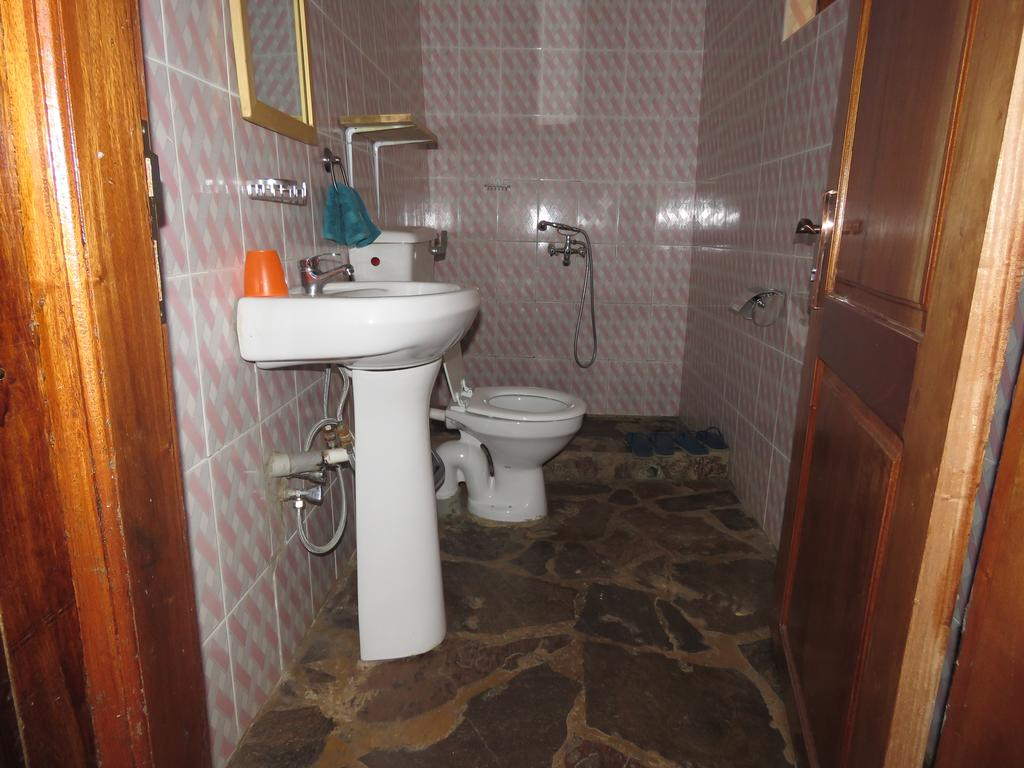 Marigold bathroom